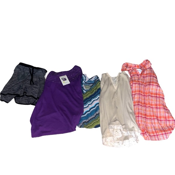 Woman’s plus size bundle : 2X (15 items included) 4 NWT NO OFFERS!!! - Picture 2 of 5